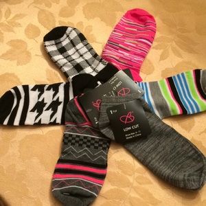 6 pair ladies assorted low cut socks